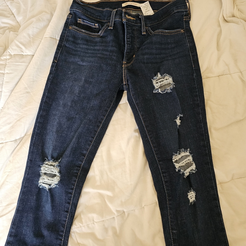Levi 311 shaping skinny